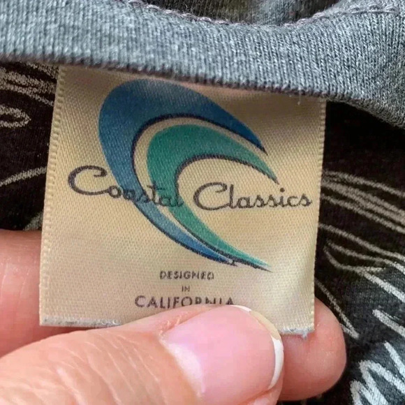 Coastal Classics dark gray, short sleeve  T-shirt with an octopus on the front - Picture 4 of 4